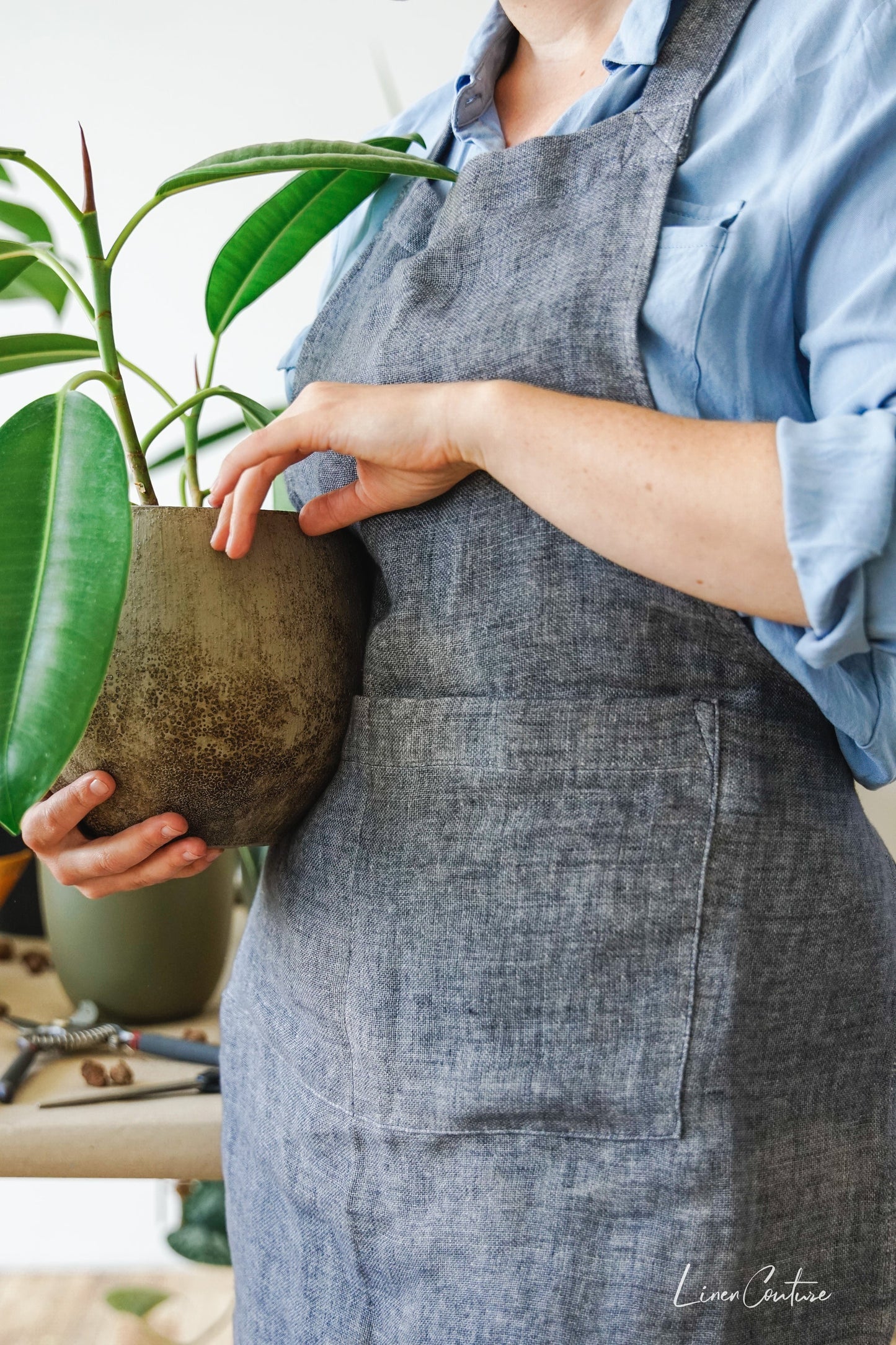 Reversible Double Cloth Linen Apron with Pockets