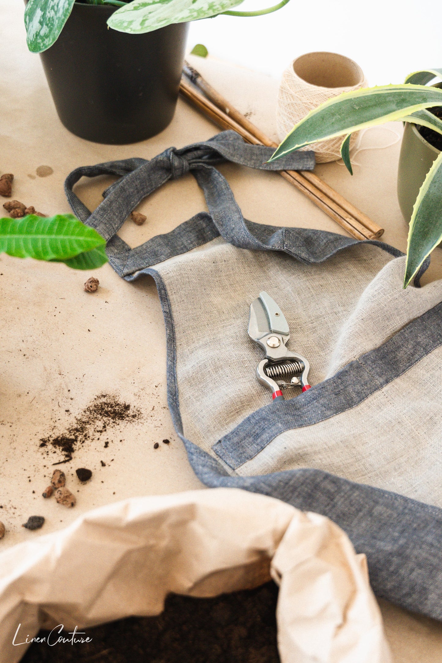 Reversible Double Cloth Linen Apron with Pockets