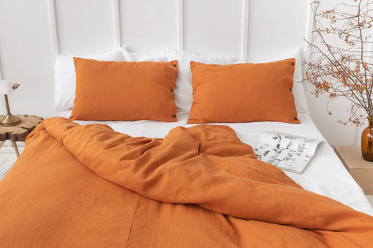 Light Chestnut Linen Pillowcase With Coconut Buttons